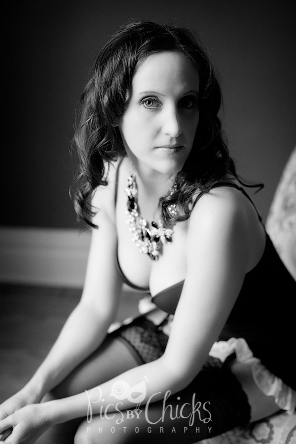 Pittsburgh Boudoir Photographer, Boudoir Pose, Pics By Chicks Photography, Best Boudoir Photographer in Pittsburgh