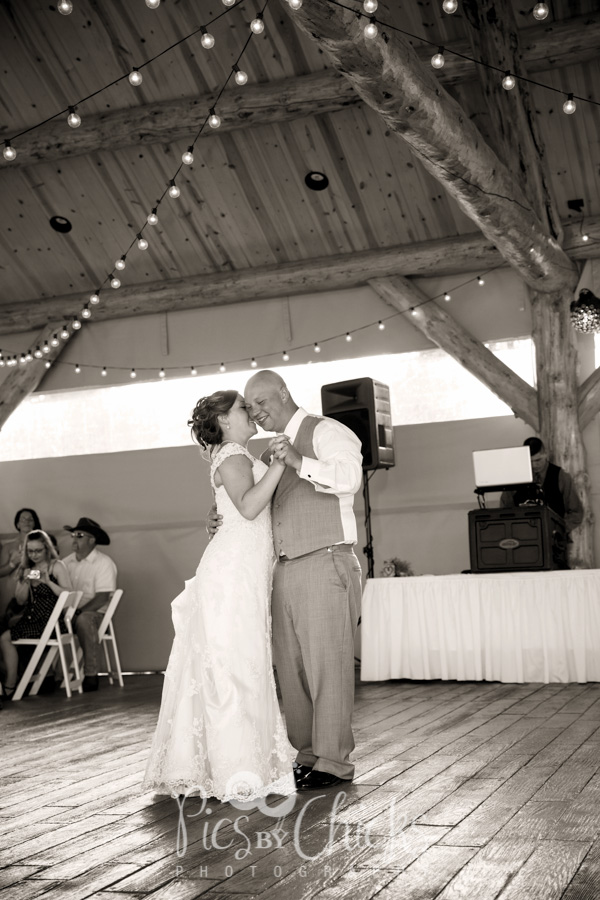 Pittsburgh Wedding Photographer, Pics By Chicks, Cranberry Wedding Photographer, Beaver PA Wedding Photographer, Warrendale Wedding Photographer, Wexford Wedding Photographer, New Kensington Wedding Photographer, decent priced wedding photographer in pittsburgh, Edgeworth Club wedding photo, edge worth club wedding photographer, gathering place wedding photographer, gathering place wedding photos, gathering place darlington lake wedding photo, gathering place darlington lake wedding photographer, gathering place, gathering place darlington lake