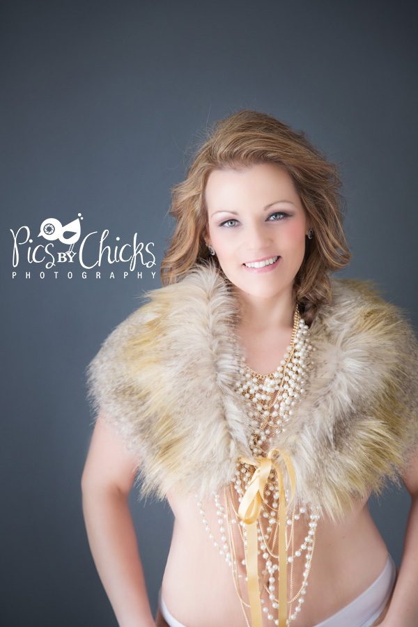 Boudoir Photo with woman in fur collar and pearl necklace.  Pittsburgh Boudoir Photographer - www.PicsByChicksPhotography.com