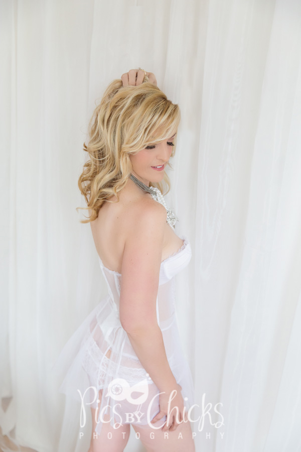 warrendale boudoir photographer, boudoir photo shoot, sexy photos