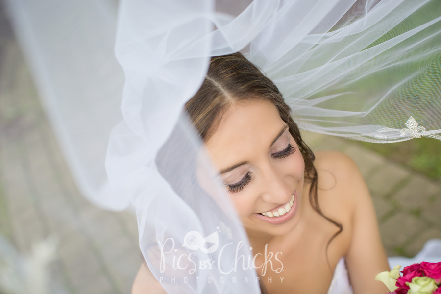 pittsburgh wedding photographer, bridal photo with veil, pics by chicks photography