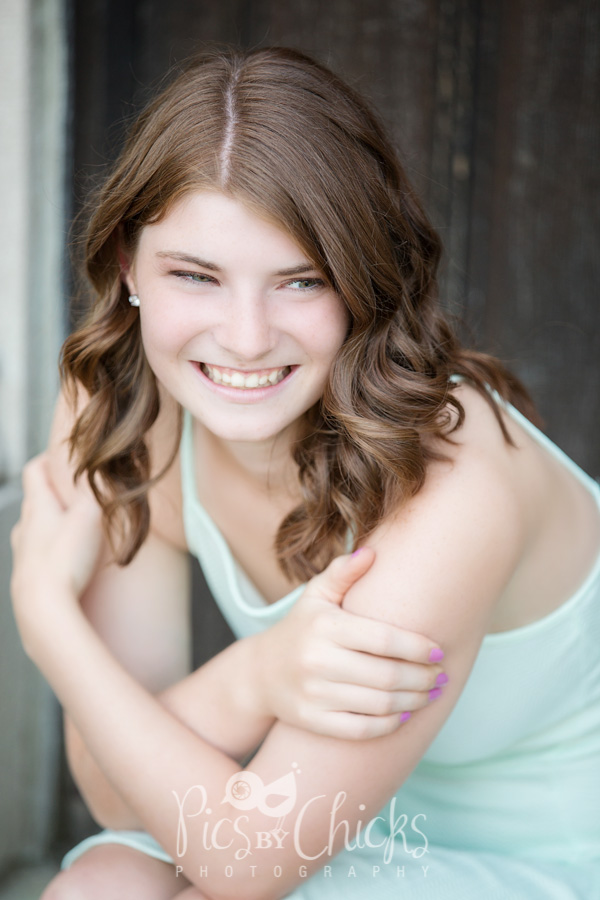 senior photos pittsburgh, senior girl pose senior photos pittsburgh, senior girl pose