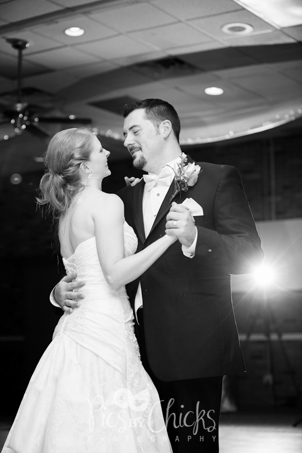 bride and groom first dance photo, pittsburgh wedding photography by pics by chicks photography
