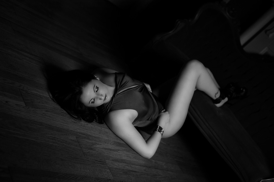 sexy photos in pittsburgh boudoir photo shoot pose girl in bodysuit