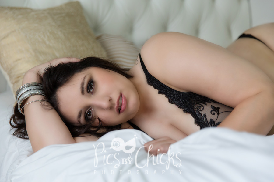 plus size boudoir photography in pittsburgh bra and panty set 