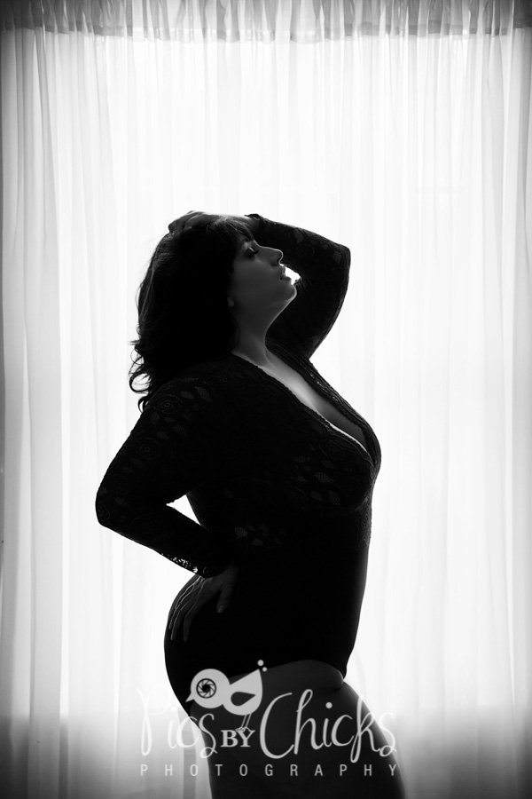 pittsburgh boudoir photographer that specializes in plus size and curvy women