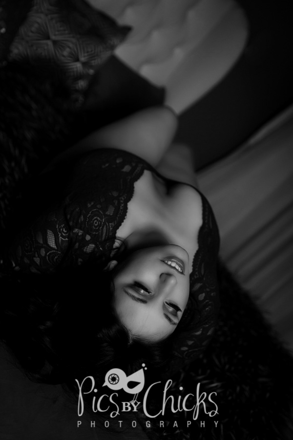 pittsburgh boudoir photographer that specializes in plus size and curvy women