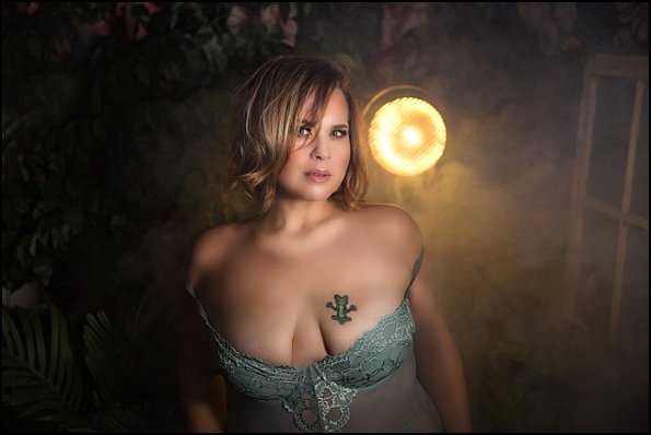 pittsburgh boudoir photography vintage boho set at pics by chicks photography